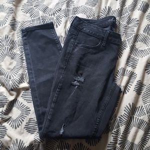 American Eagle distressed jegging size 8